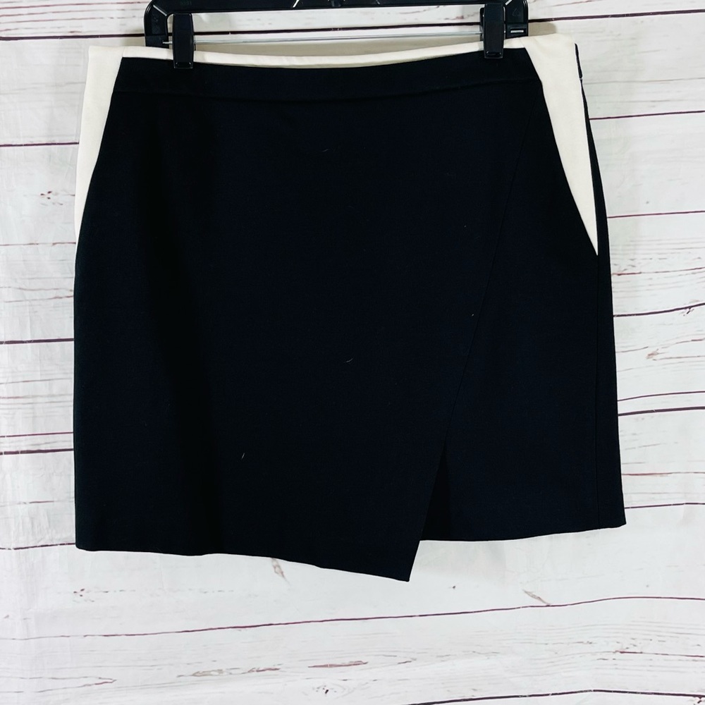 White House Black Market Mini Skirt Size 12 Black/White Asymmetrical Hem.